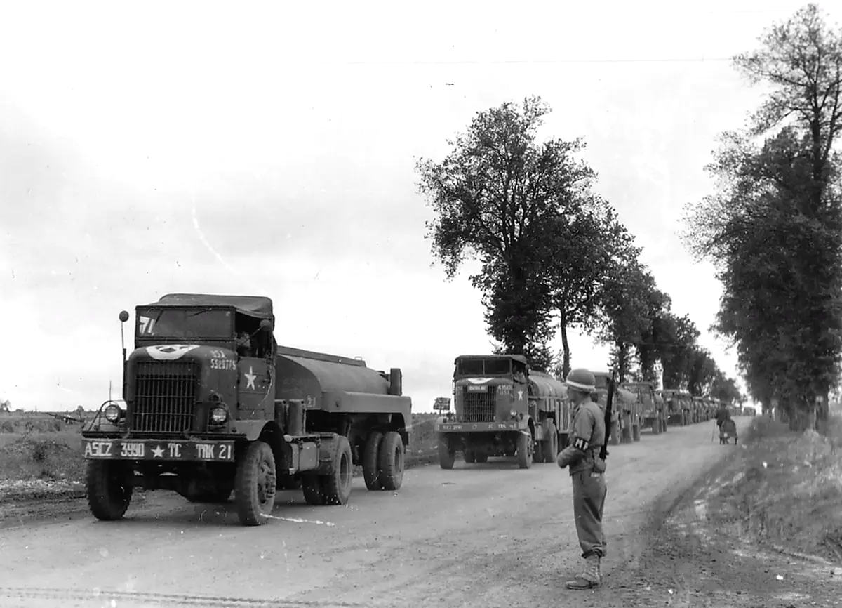 Tanker trucks of the 3990th Quartermaster Truck Company, 1944